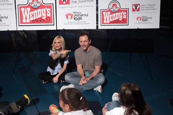 Kristin Chenoweth & Tony Goldwyn Support the Dave Thomas Foundation for Adoption Kristin Chenoweth & Tony Goldwyn Support the Dave Thomas Foundation for Adoption