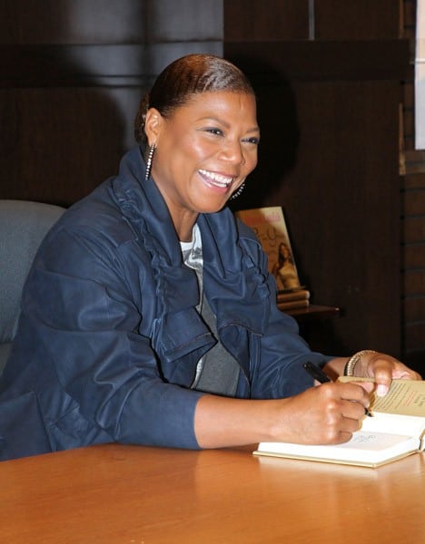 Queen Latifah Signs 'Put On Your Crown' at the Grove Queen Latifah Signs 'Put On Your Crown' at the Grove