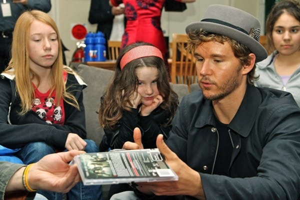 Ryan Kwanten Visits Children at Ronald McDonald House in Sydney, Australia Ryan Kwanten Visits Children at Ronald McDonald House in Sydney, Australia