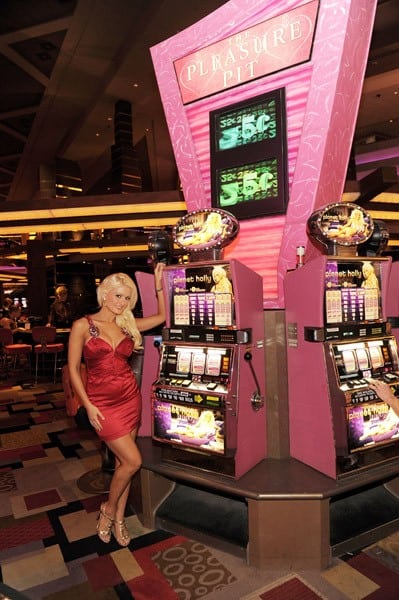 hollywood casino machine games