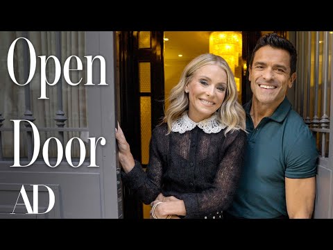 Inside Kelly Ripa &amp; Mark Consuelos’s Sophisticated NYC Townhouse | Open Door | Architectural Digest