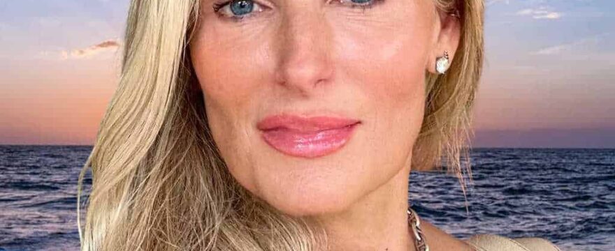 Contact Elizabeth Hudson - Get Her Email, Address, Agent, Manager & Publicist!